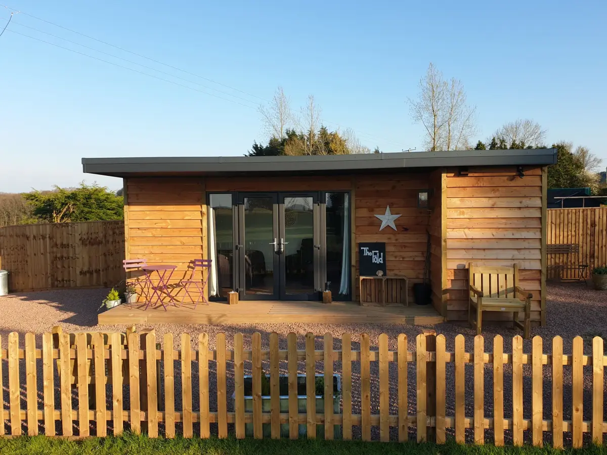 Sanctum Retreats (The Fold), farm in Herefordshire