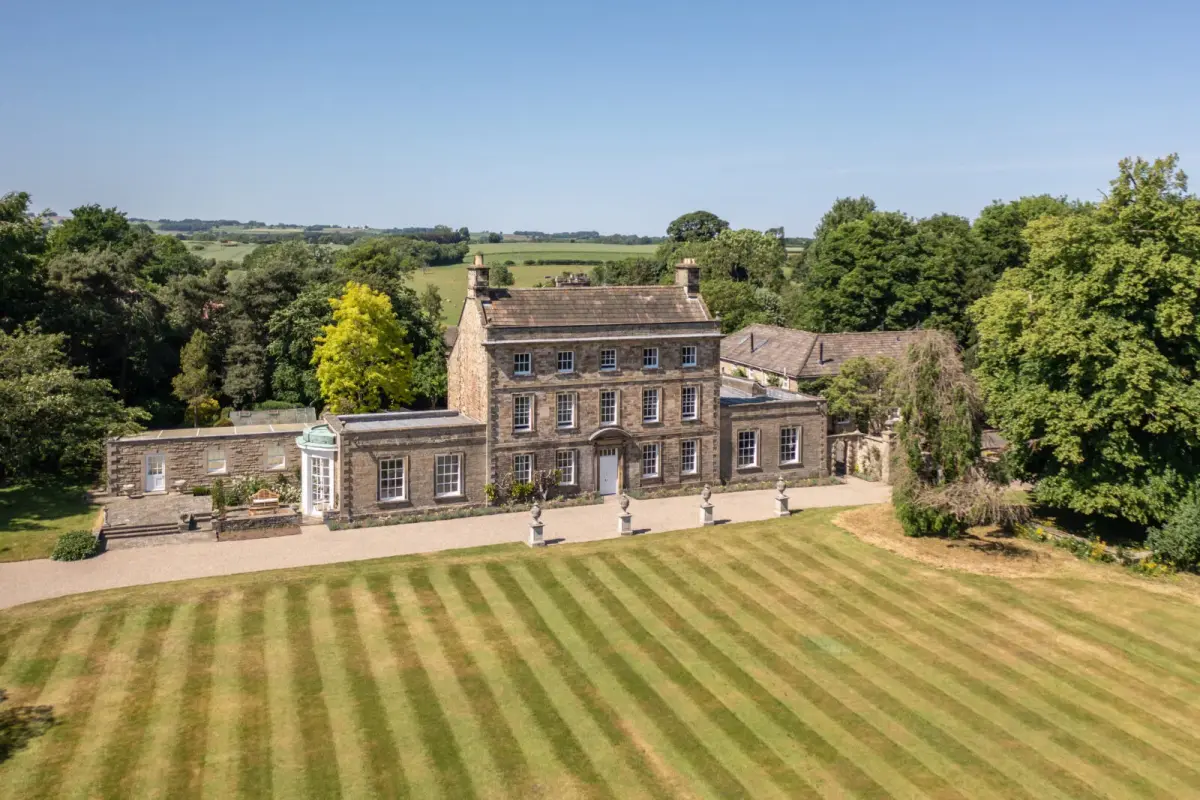Patrick Brompton Hall (Dalesend Cottages), manor house in Yorkshire