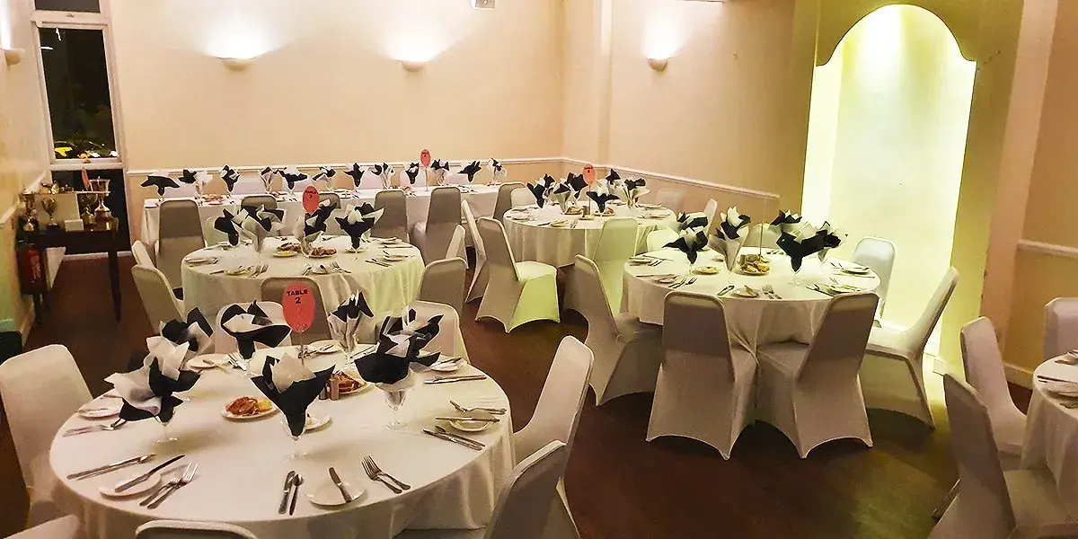 Bromley Sports Club, members’ room in Bromley