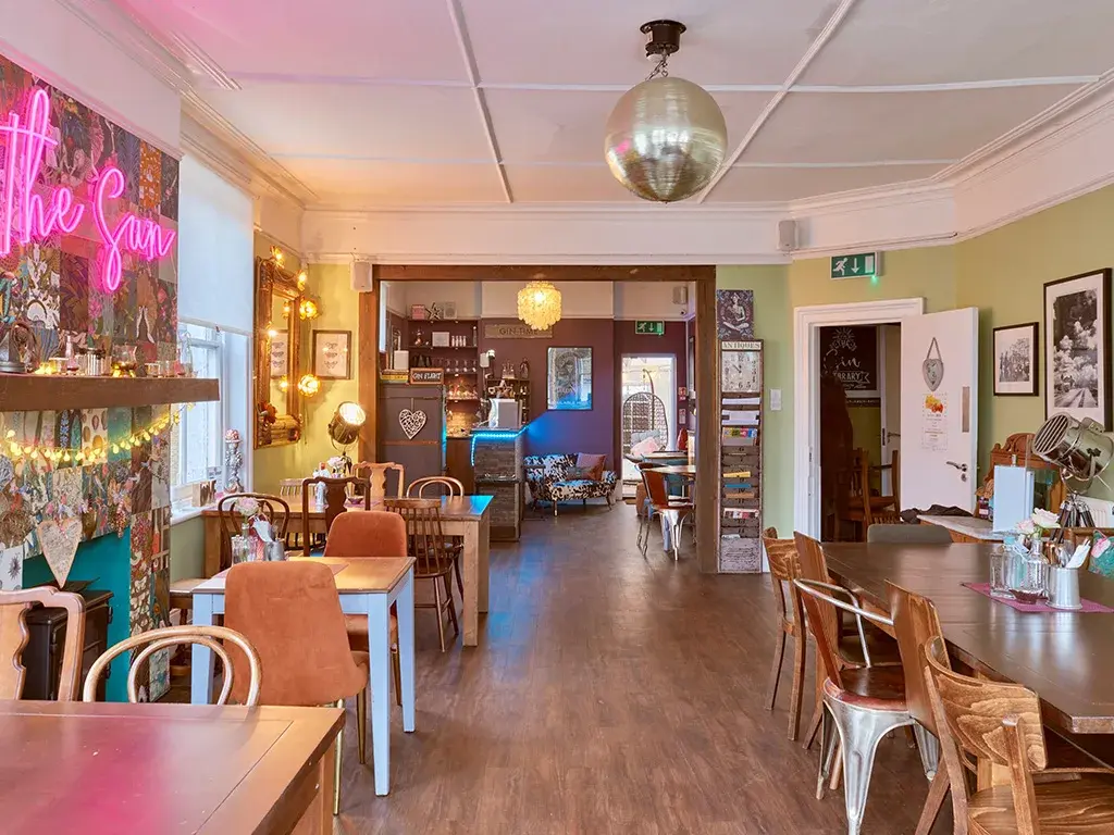 The Sun, Carshalton, pub with a function room in Sutton