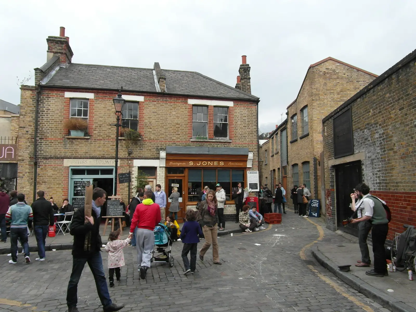 Ezra Street in Bethnal Green on a market day