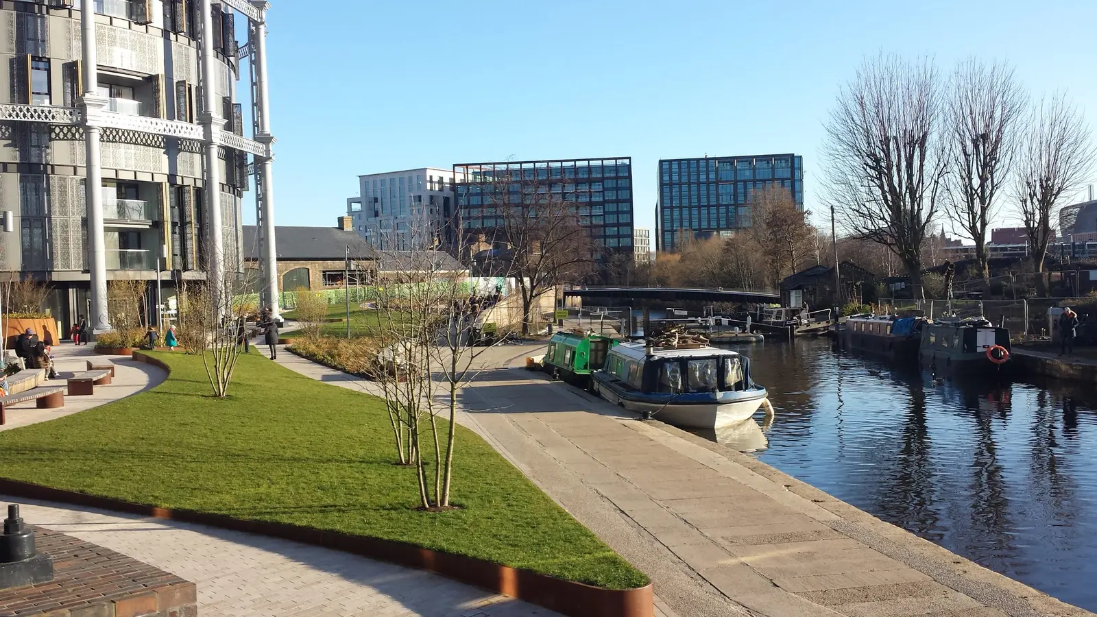 Canal locks on the Regent’s Canal by the restored gasholders at King’s Cross