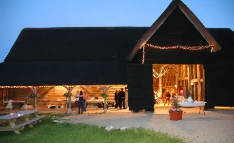 Rushall Farm Black Barn, barn in South East England