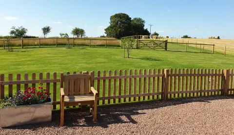 Sanctum Retreats (The Fold), farm in Herefordshire
