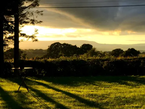 Sanctum Retreats (The Fold), farm in Herefordshire