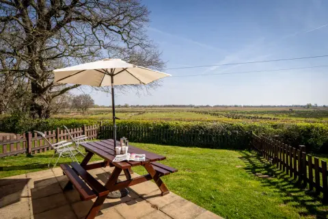 Hall Farm Cottages, farm in Norfolk