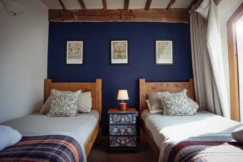 Brynich Farm Cottages, farm in Powys