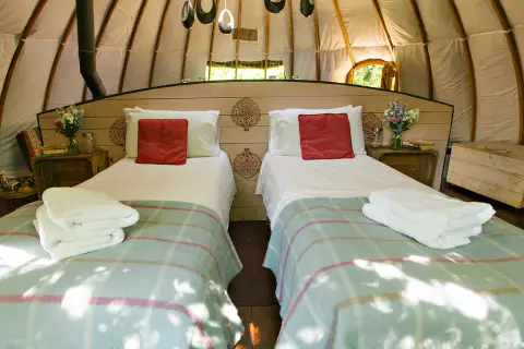 Penhein Glamping, farm in Wales