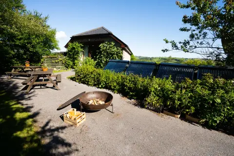 Eden Rise Retreat Venue, barn in Devon