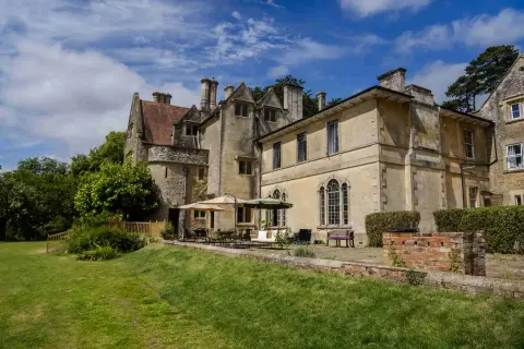 Cleeve House, manor house in Wiltshire