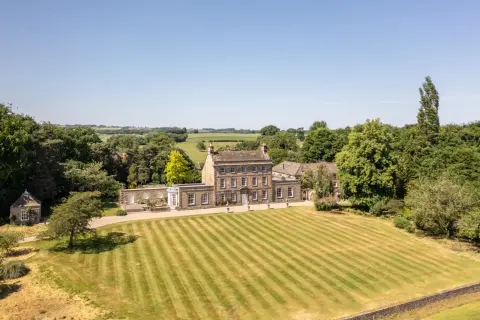 Patrick Brompton Hall (Dalesend Cottages), manor house in Yorkshire