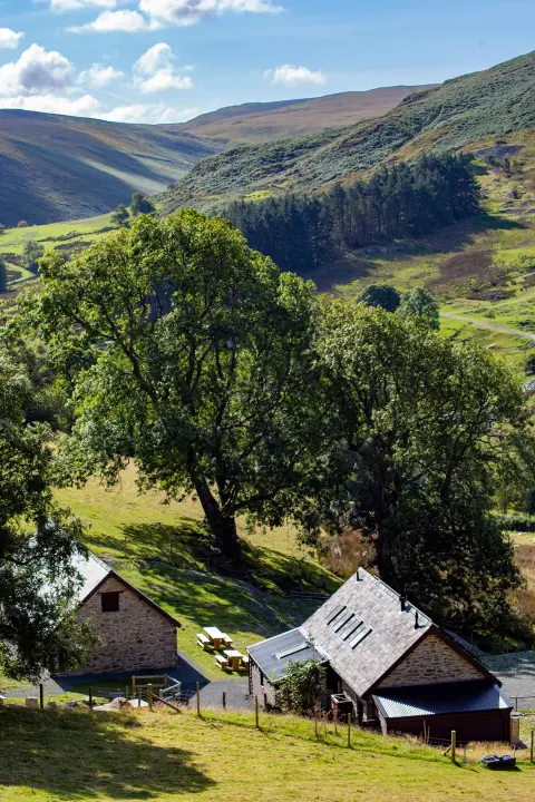 Cwm Clyd Bunkhouse (Llannerch y Cawr), barn in Powys