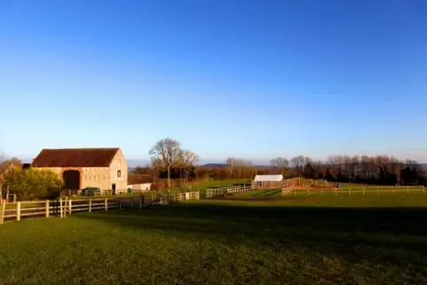 Stokes Barn, barn in The Midlands