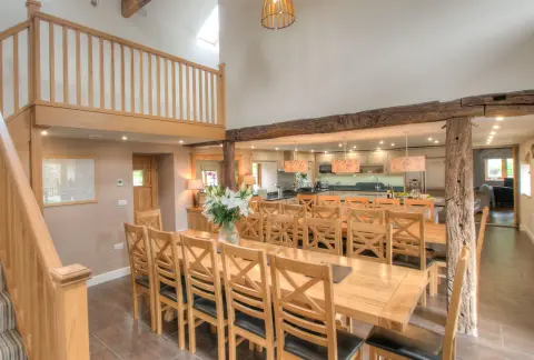 Castell Courtyard, barn in Powys