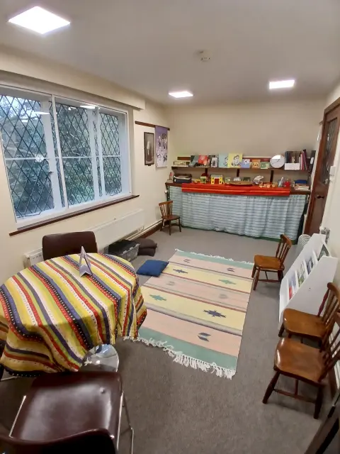Golders Green Quaker Meeting House, church hall in Barnet
