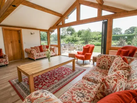 Westhope Country Retreats, farm in The Midlands