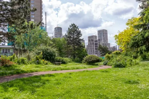 Maxilla Gardens (Westway Trust), garden in Kensington and Chelsea