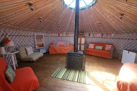 Meadow Lake Glamping (formerly Love2Yurt), farm in The Midlands