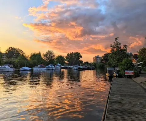 Kingston Rowing Club, members’ room in Kingston upon Thames
