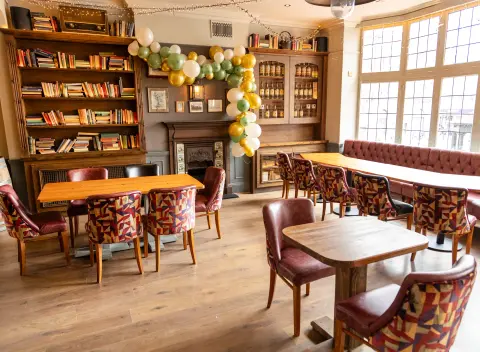 The Kings Head, Enfield, pub with a function room in Enfield
