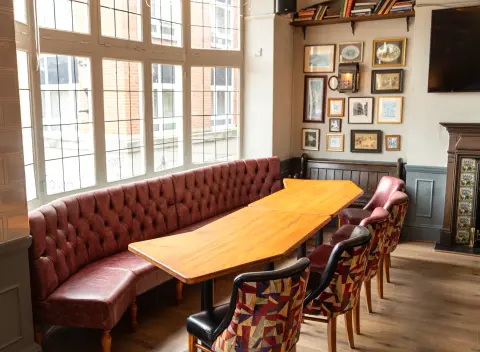The Kings Head, Enfield, pub with a function room in Enfield