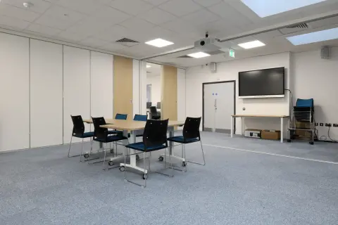 Preston Community Library, community hall in Brent