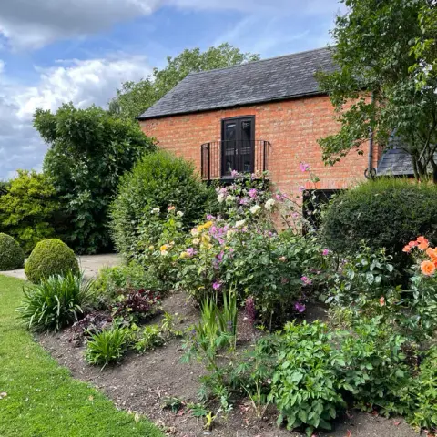 Eastfields Farm Barns, barn in East of England